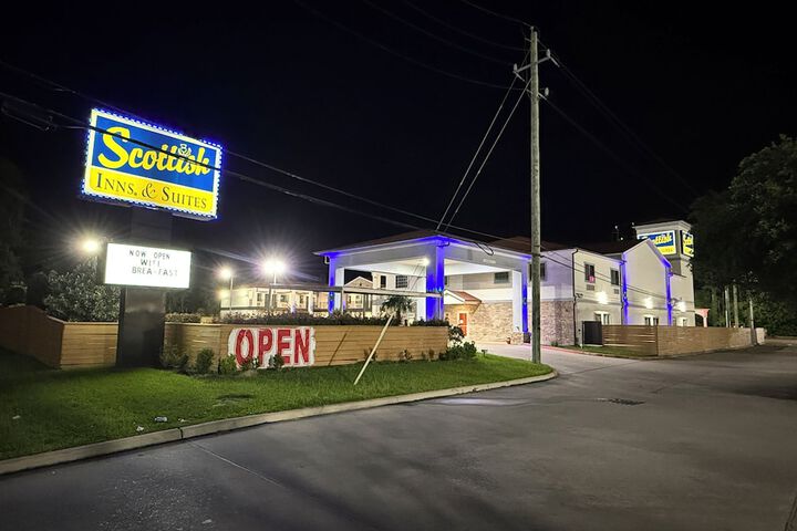 Scottish Inn & Suites - IAH Airport