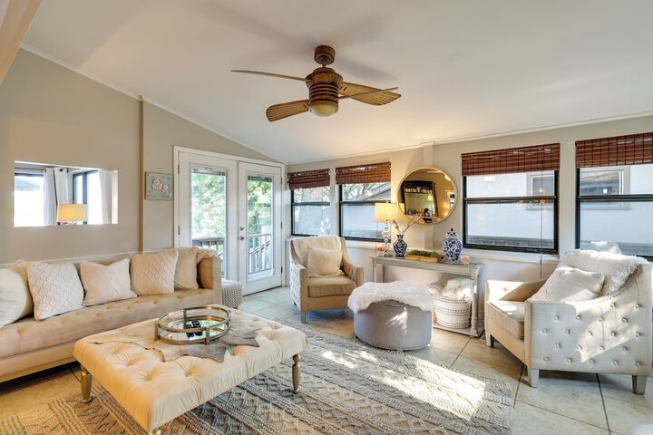 Waterfront Home w / Dock in South Grand Lake!