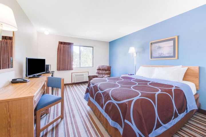Room 15 of 32