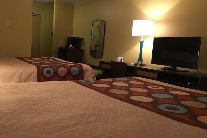 Room 15 of 32