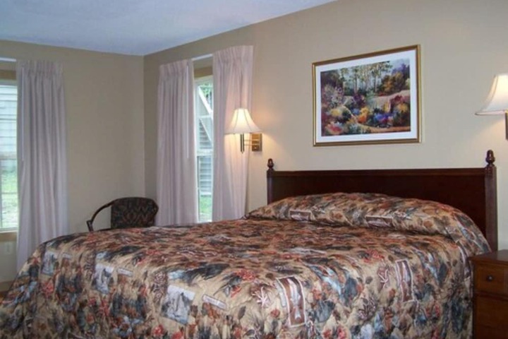 Room 8 of 18