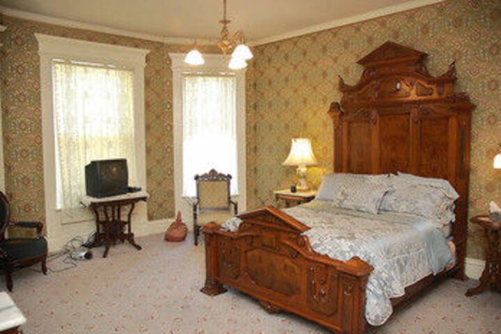 The Grand Anne Bed & Breakfast