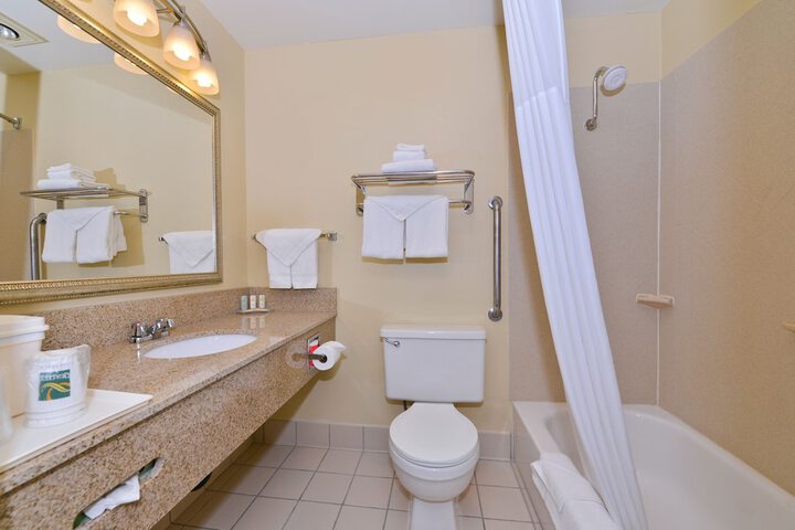 Quality Inn & Suites Vancouver - Hazel Dell
