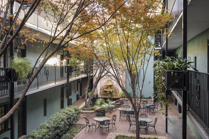 Hotel Exterior 16 of 17