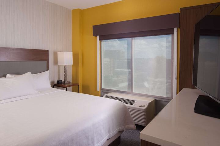 Room 18 of 48
