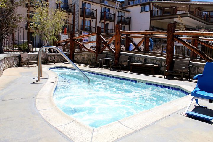 Holiday Inn Resort The Lodge at Big Bear Lake by IHG