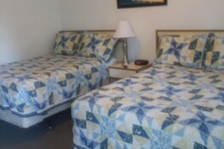 Lakes N Trails Motel