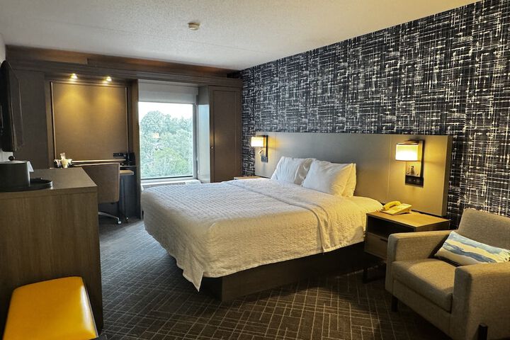 Pittsburgh Airport Inn and Suites