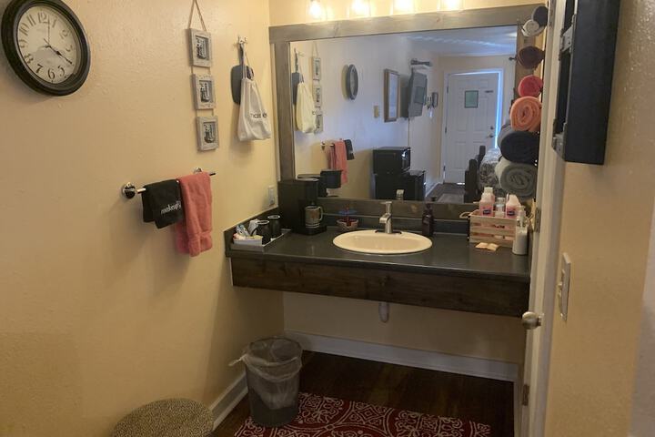 Room 153 of 200