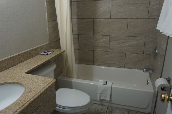 Room 34 of 51
