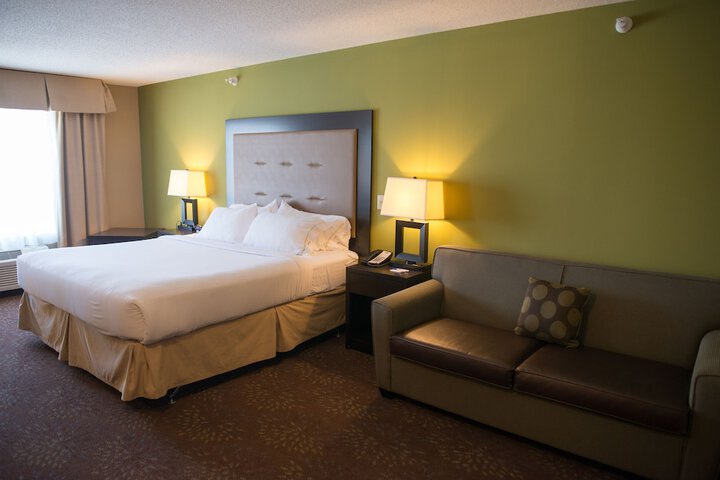 Room 40 of 51