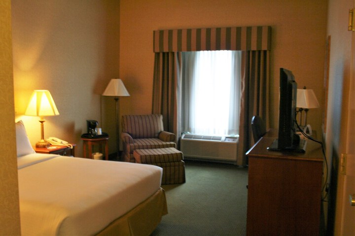 Room 9 of 37