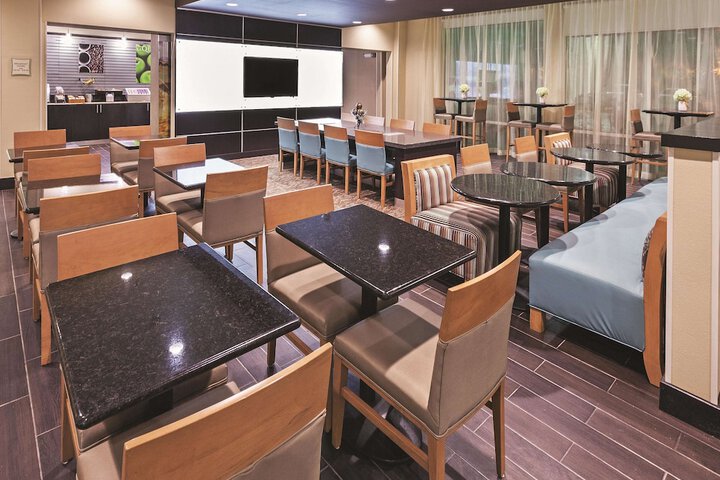La Quinta Inn & Suites by Wyndham Wichita Falls - MSU Area