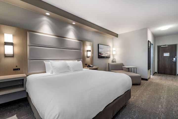 Room 30 of 44