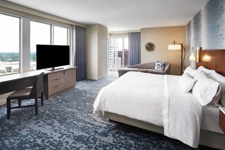 Room 6 of 25