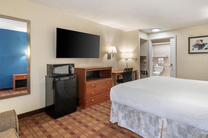 SureStay Hotel by Best Western East Brunswick