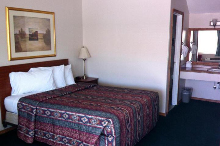 Legacy Inn