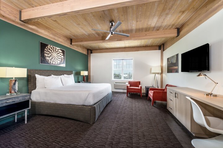 Room 32 of 37