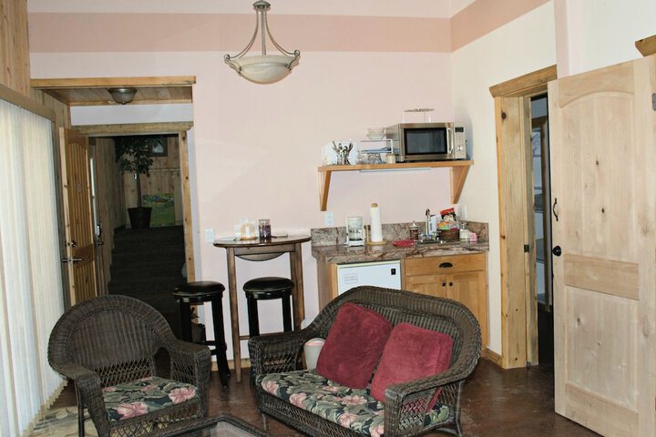 DiamondStone Guest Lodges