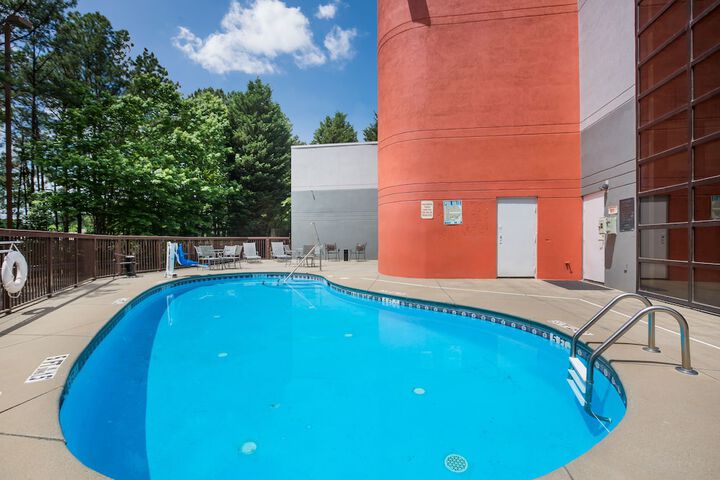 Pool 5 of 21