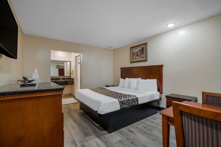 Room 13 of 41