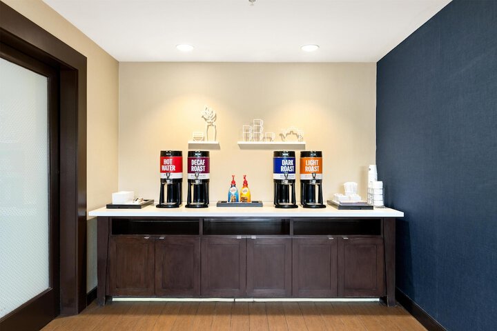 Hampton Inn & Suites Los Angeles - Glendale