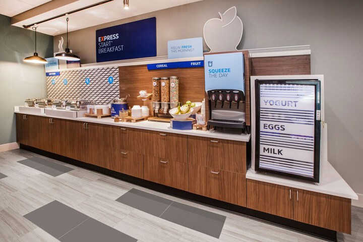 Holiday Inn Express Hotel & Suites Brownsville by IHG