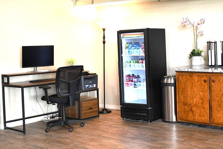 Business Center 11 of 11