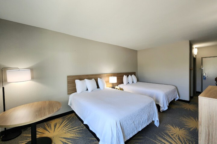 Room 22 of 37