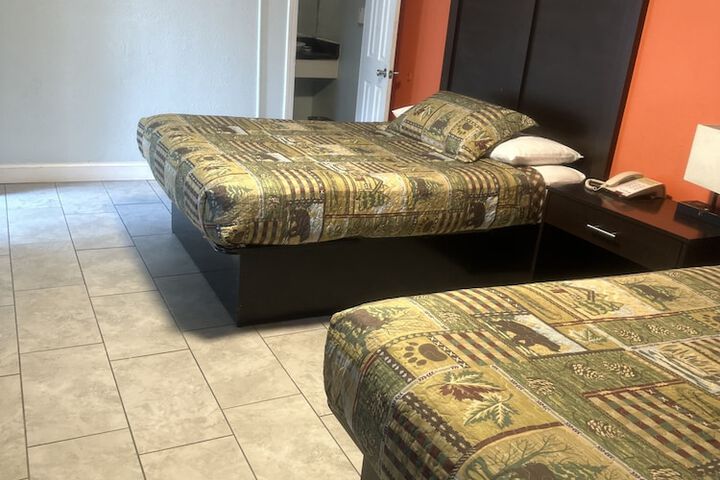 Room 13 of 25