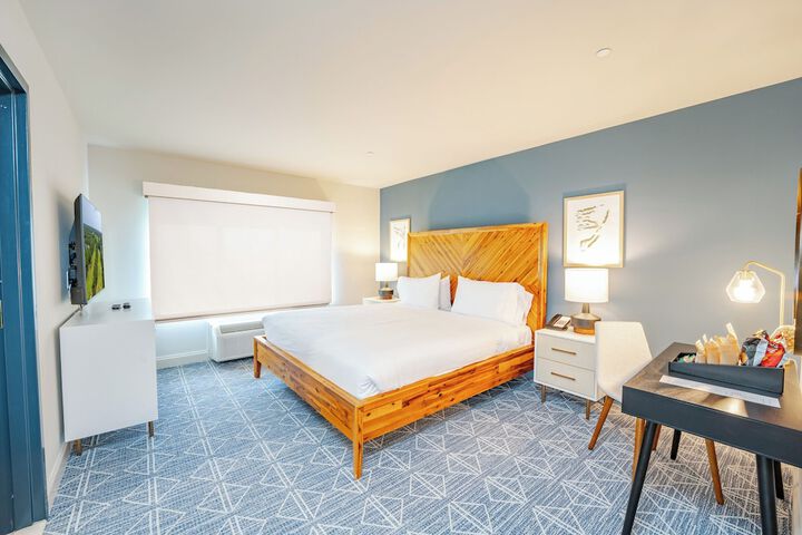 Room 28 of 38