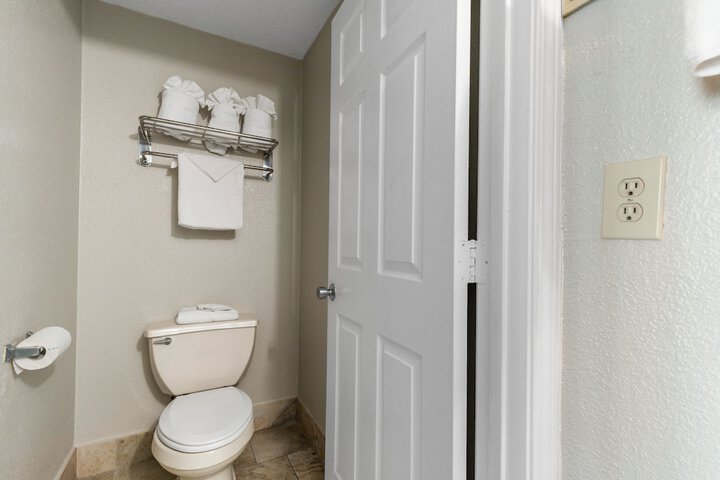 Room 52 of 86