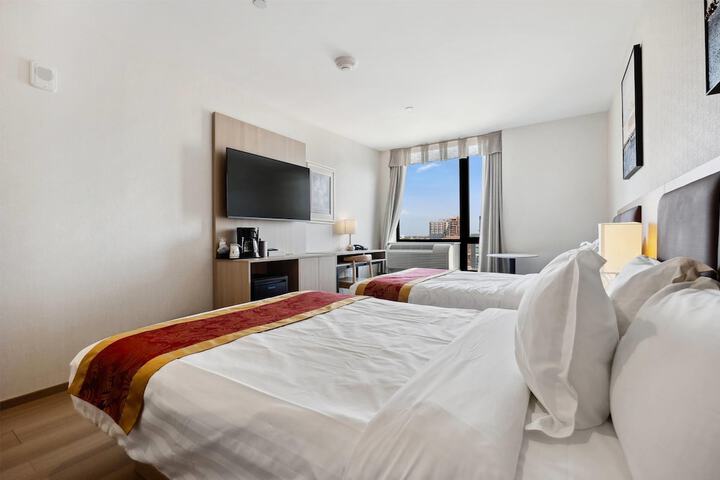 Ramada by Wyndham Flushing Queens