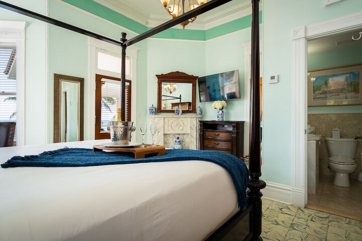 Southernmost House - Adult Exclusive