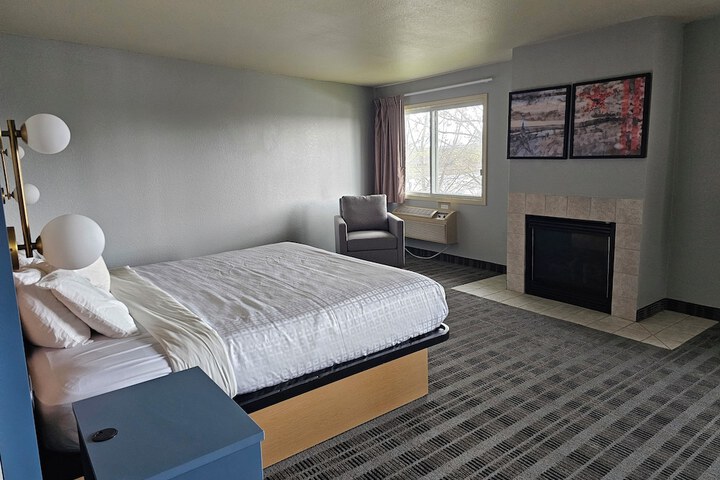 Room 21 of 40