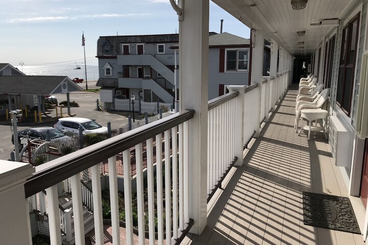 Hotel 9 of 104