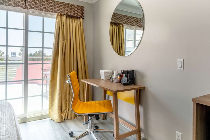 Room 19 of 79