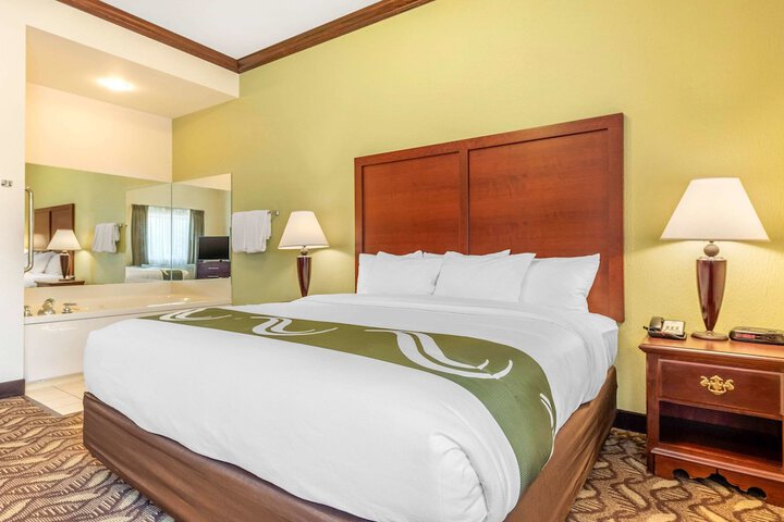 Quality Inn & Suites Zanesville City Center