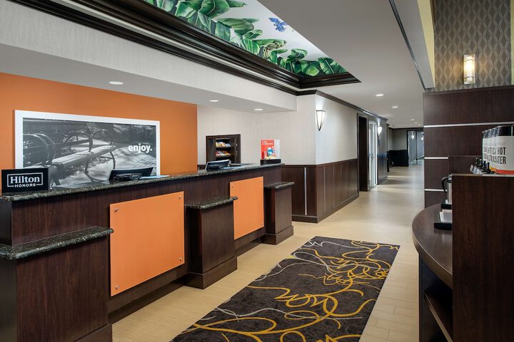 Hampton Inn & Suites Lake City