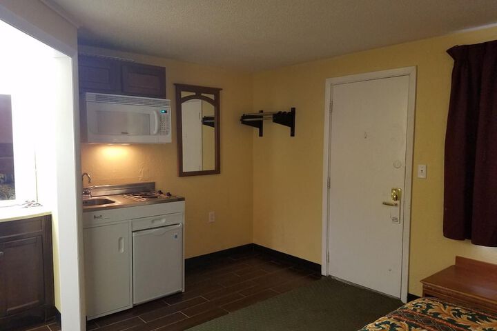Budget Inn