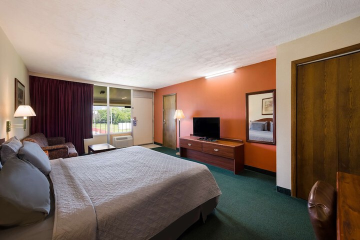 Travelodge by Wyndham Oakley