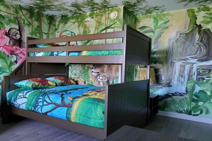 Room 64 of 77
