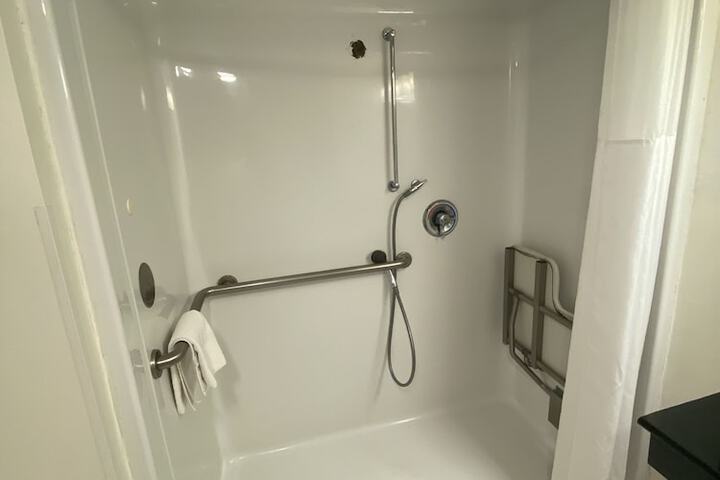 Room 13 of 26