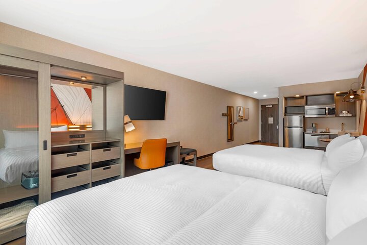 Cambria Hotel & Suites Plymouth