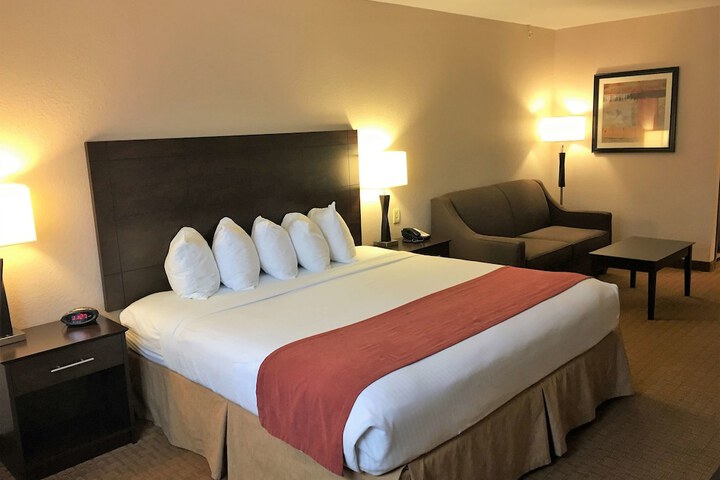 Best Western Flora Inn
