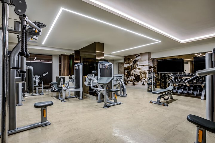 Silver Legacy Reno- a Caesars Rewards Destination