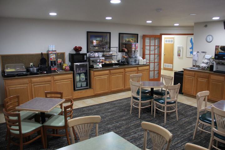 Ramada by Wyndham Spirit Lake / Okoboji
