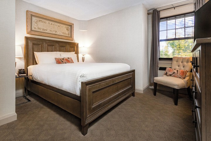 The Shaw Club Hotel