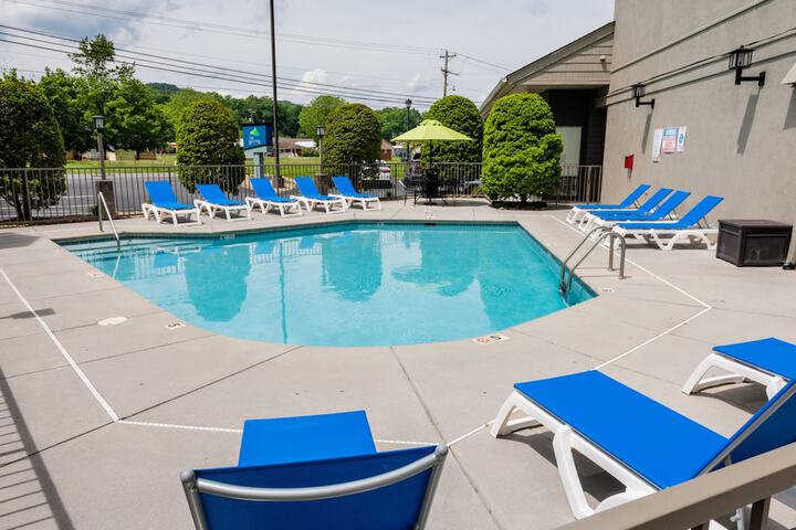 Pool 35 of 127