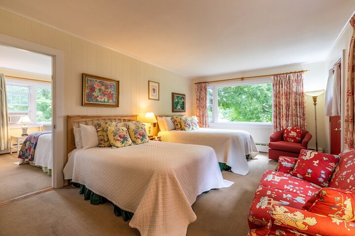 Room 107 of 275
